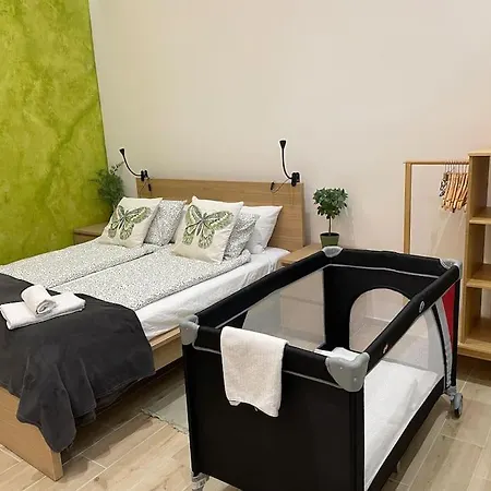 In Heart Of Bartok Bela Boulevard * بودابست