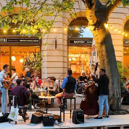 In Heart Of Bartok Bela Boulevard Budapest
