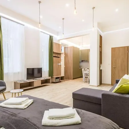 In Heart Of Bartok Bela Boulevard Апартаменты *