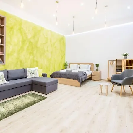 In Heart Of Bartok Bela Boulevard Апартаменты *